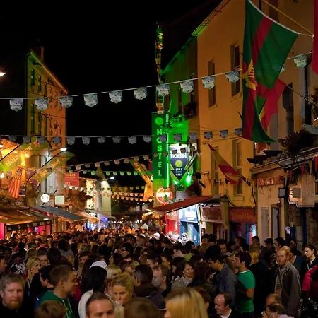 Center - 3 Minutes Walk To The Town Square Galway