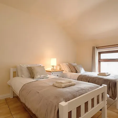 Center - 3 Minutes Walk To The Town Square *
