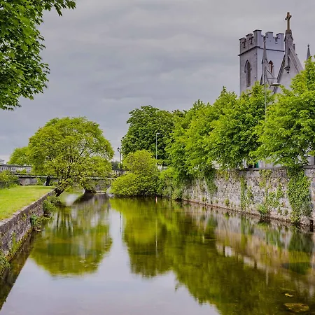 Center - 3 Minutes Walk To The Town Square Apartment Galway