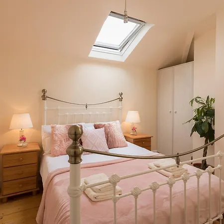 Center - 3 Minutes Walk To The Town Square * Galway